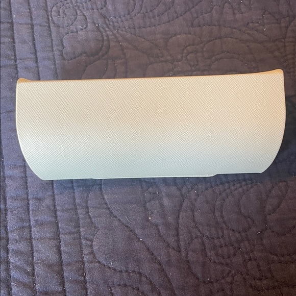 Michael Kors Beige Designer Eyewear Case Sunglass EUC Cleaning Cloth Snap Close - Picture 4 of 6